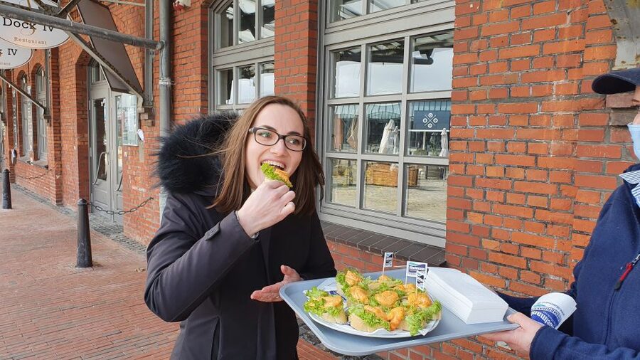 Bremerhaven: Fish Bite Guided Walking Tour - Abelmann’s Fischfeinkost and the appeal of fish delicacies