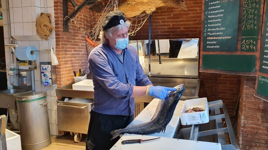 Bremerhaven: Fish Bite Guided Walking Tour - What the three tastings are really worth