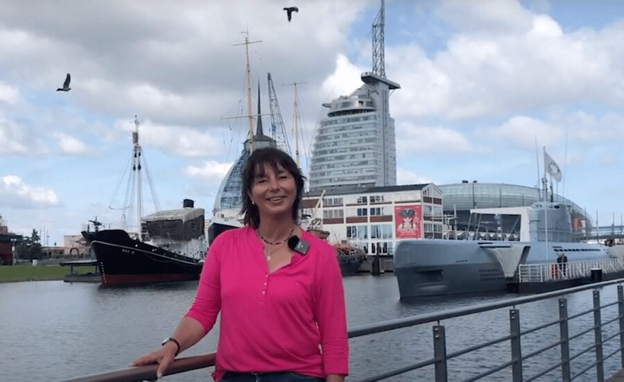 Bremerhaven: Sailor's yarn, legends and sea walking tour - What to wear for a harbor walk