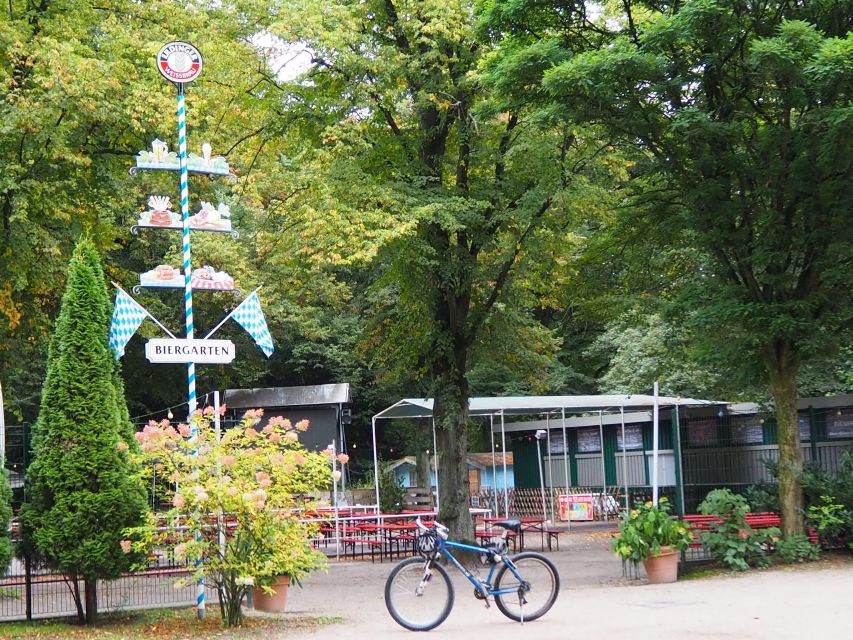 Celebs, Waterfronts and Nature Cycle Tour - Stadtpark adds a different side of the city