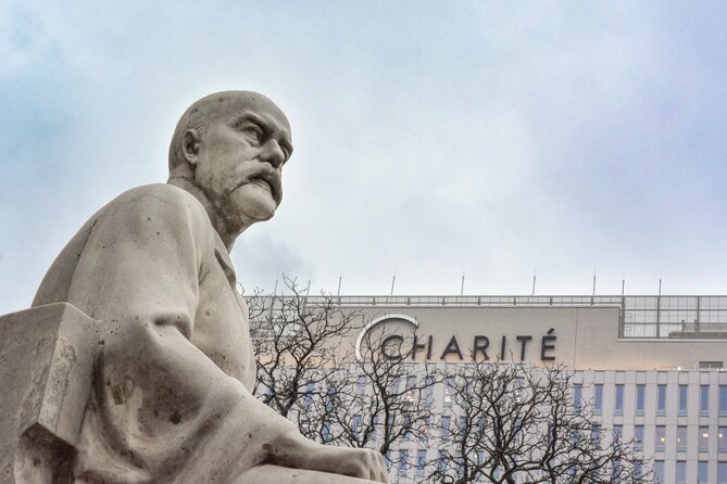 Charité Hospital Walking Tour: Exploring Berlin’s Medical History - Robert-Koch-Platz and the hospital’s 18th-century beginning