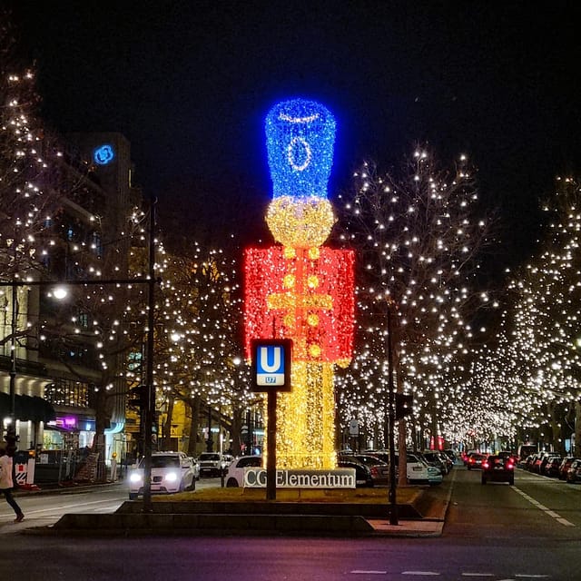 Christmas market lights tour bus through Berlin, free mulled wine (2.5 hours) - Starting on Kurfürstendamm under Christmas lights