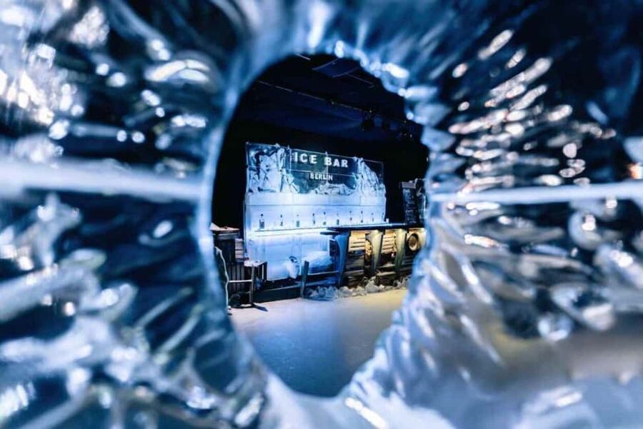 City Sightseeing Berlin: HOHO Bus - All Lines (A+B) & Icebar - Should you book it?