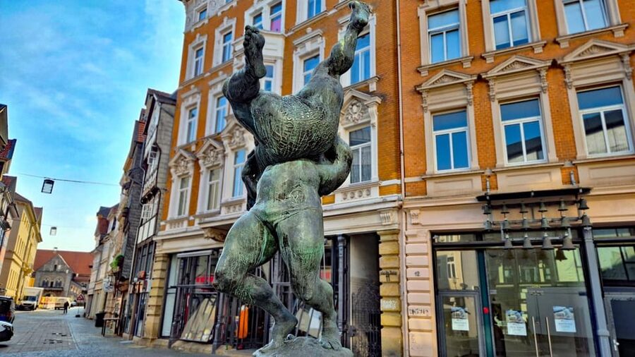 City tour Braunschweig: diverse and full of surprises. - Brunswick Palace and the German Unity Square