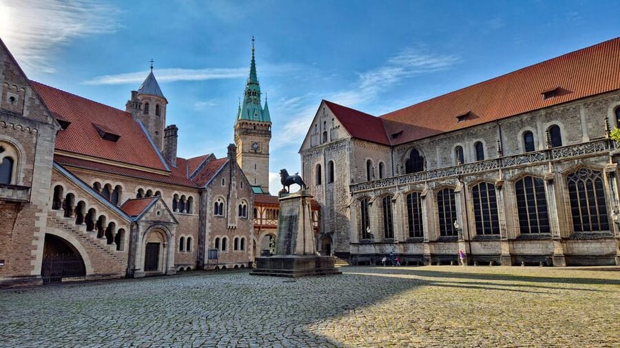 City tour Braunschweig: diverse and full of surprises. - Starting in the Magniviertel