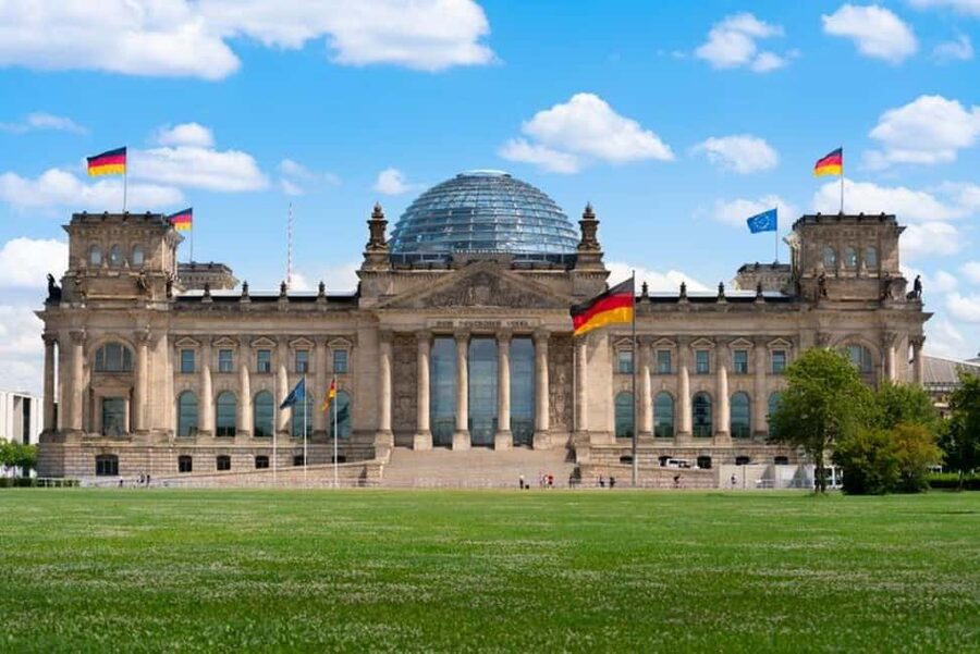 CitySightseeing Berlin HOHO Bus- All Lines (A+B) & Boat Tour - Who Gets the Best Value