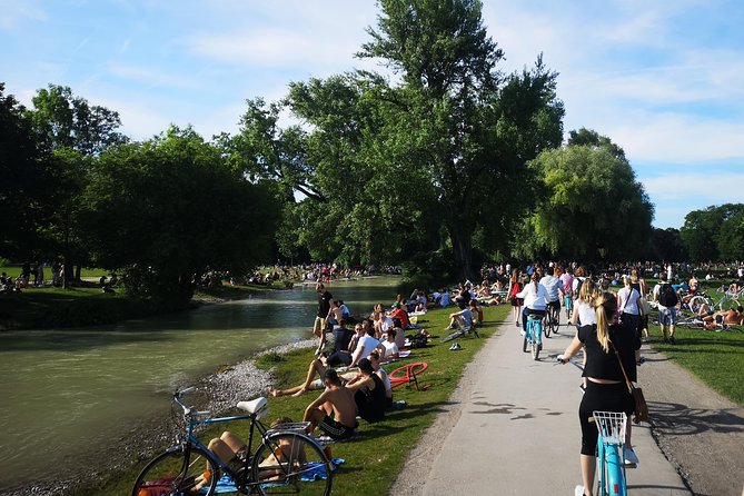 Classic Mike's Bike Tour daily @ 11.30 incl Beer Garden & Surfers - One hour in the English Garden