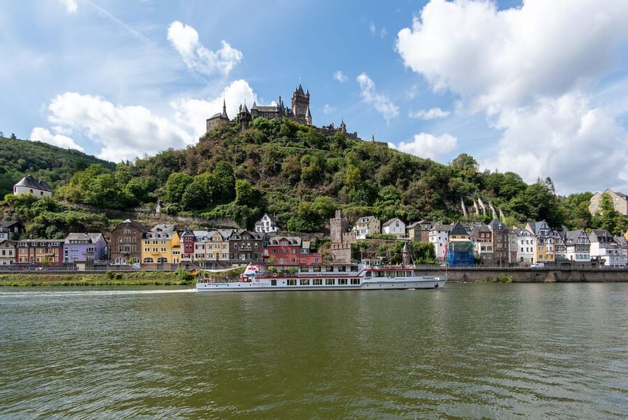 Cochem: KD Panoramic Evening Cruise on the Moselle River - Who will enjoy the MS Moselprinz most?