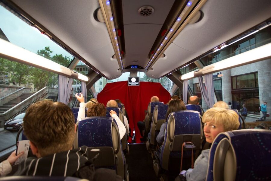 Cologne: 1.5-Hour Comedy Bus Tour - Booking Advice and Cancellation Flexibility