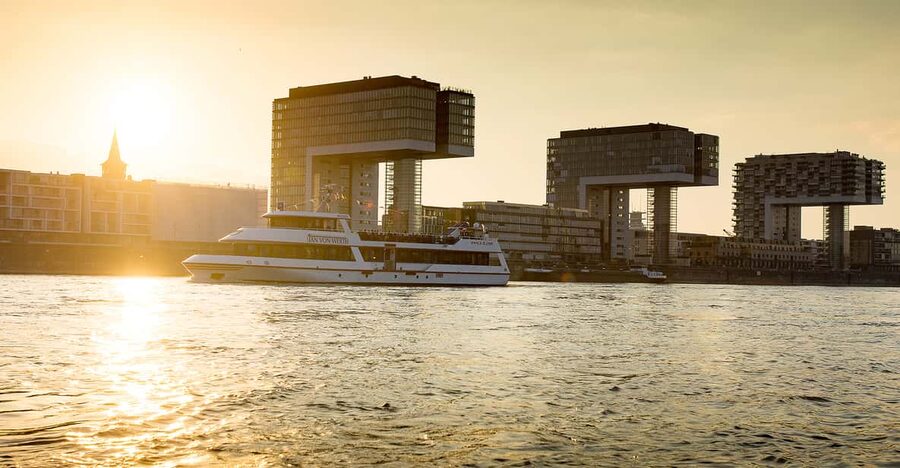 Cologne: 2-Hour Evening Cruise on the Rhine River - Finding the boat beneath Hohenzollern Bridge