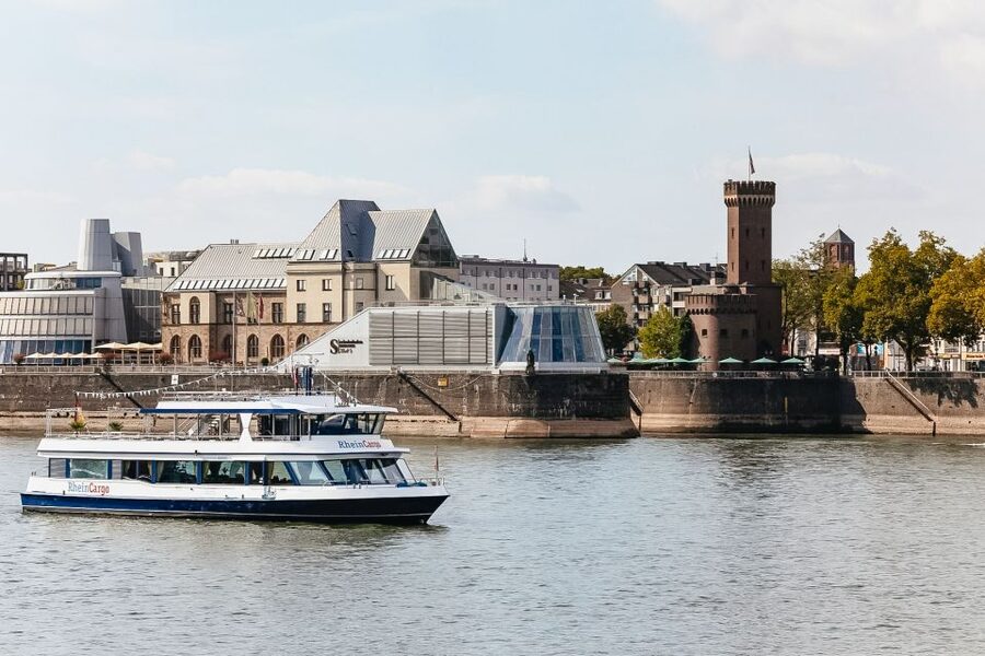 Cologne: 3-Hour Harbor Tour Cruise - What the three-hour format adds