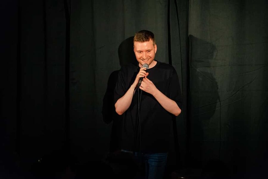 Cologne: Best Stand-up-Comedy with laugh guarantee - Arriving at Secret Bar H26 on Zülpicher Straße