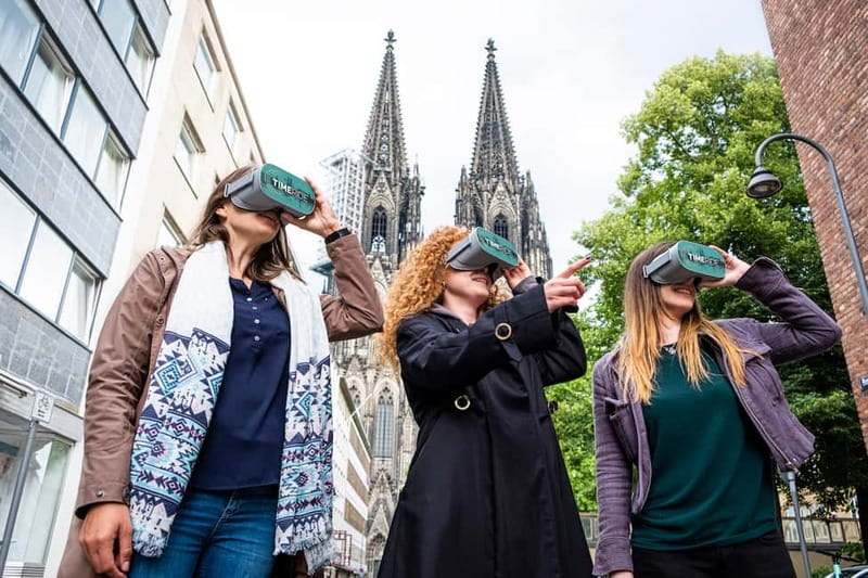 Cologne Cathedral Walking Tour around the cathedral with VR - Why the VR approach works beside Cologne Cathedral