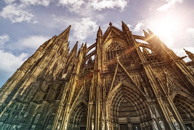 Cologne City Tour Experience cathedral city on the Rhine - Starting beside Cologne Cathedral at the Petrus Fountain