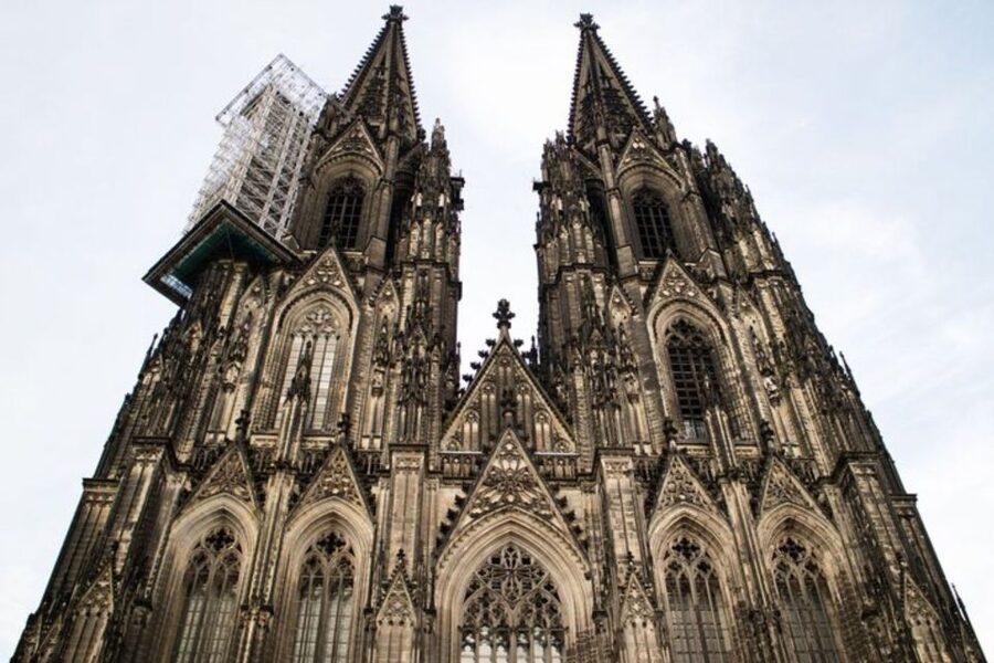 Cologne: Custom Private Walking Tour with a Local Guide - Choosing between museums and outdoor sightseeing