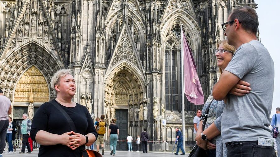 Cologne: entertaining guided tour to old town highlights - Should you book this Cologne tour?