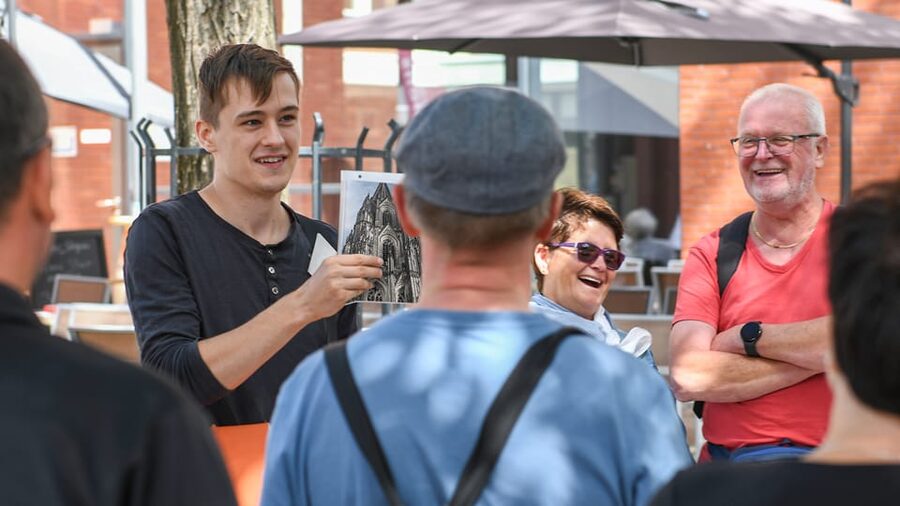 Cologne: entertaining guided tour to old town highlights - Practical advice for making the walk work