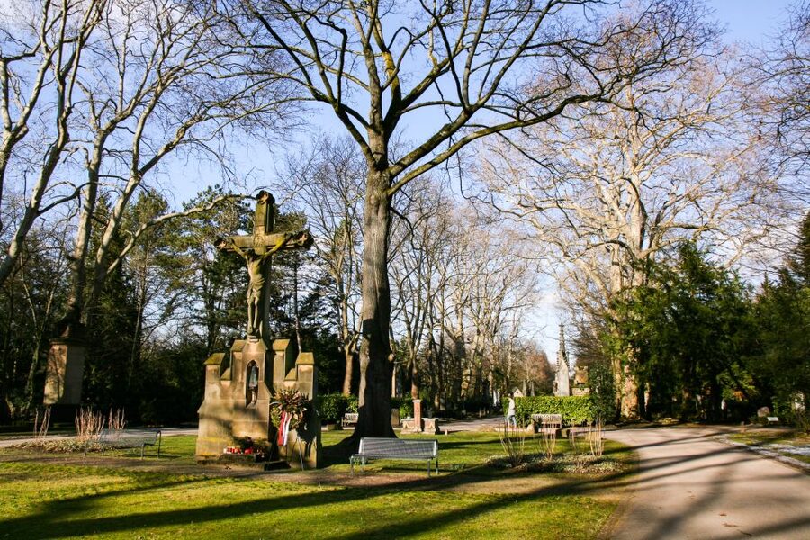 Cologne: Guided Tour of Melatenfriedhof - Why Melaten Cemetery tells Cologne’s story so well
