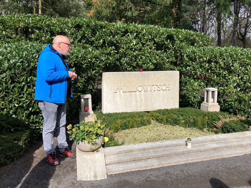 Cologne: Guided Tour of Melatenfriedhof - The opening story: execution ground and leprosy ward