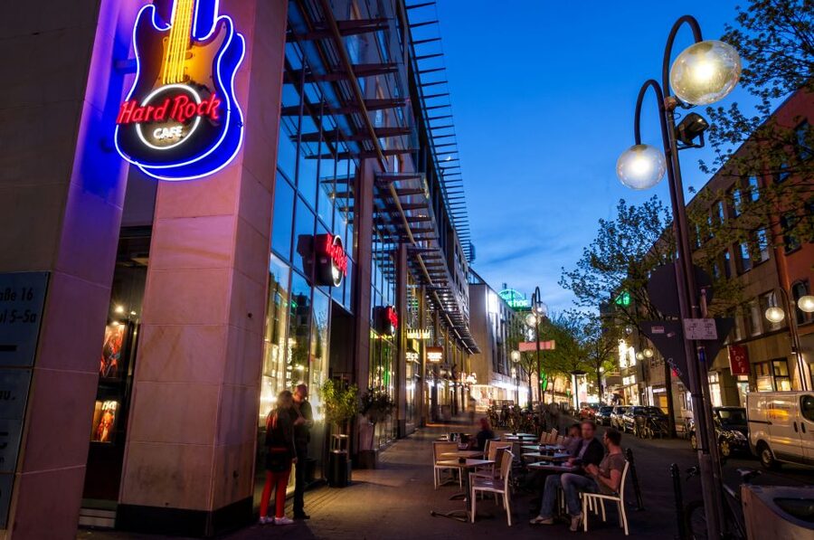 Cologne: Hard Rock Cafe with Set Menu for Lunch or Dinner - Finding the Hard Rock Cafe at Gürzenichstrasse 8