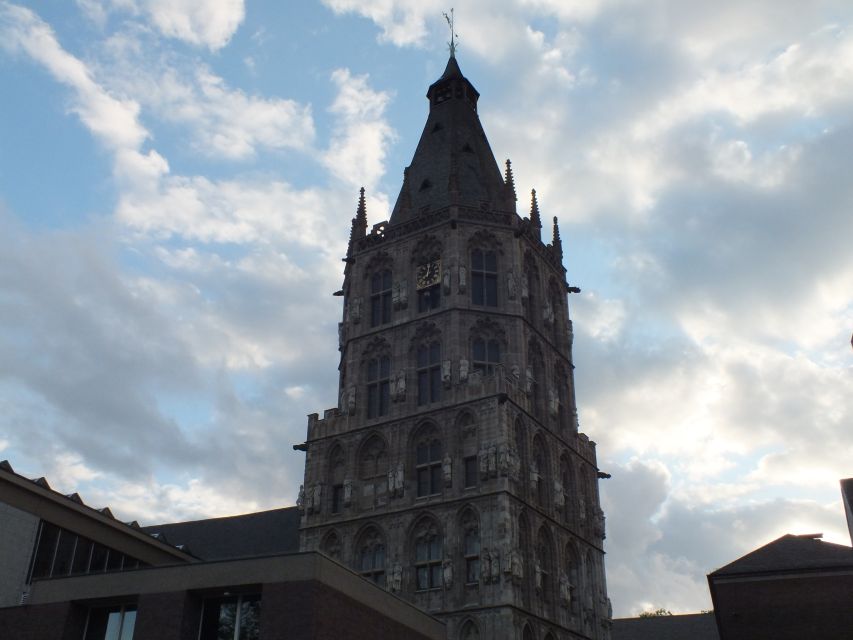 Cologne: Kölsche Highlights-/Altstadt Tour in German - Breweries, Pubs, and Kölsch Character