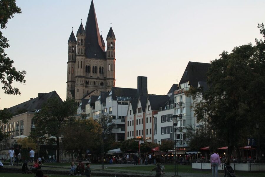 Cologne: Kölsche Highlights-/Altstadt Tour in German - What the German Language Means for You