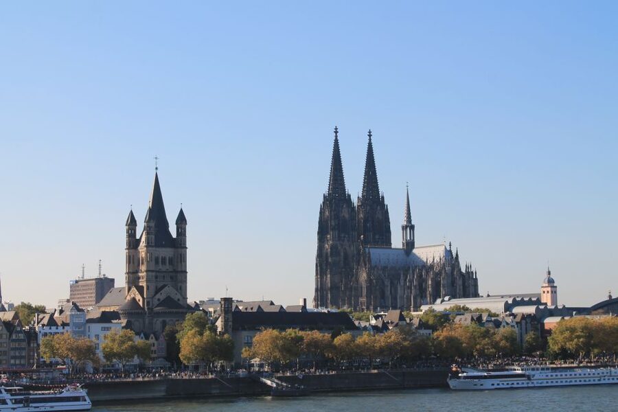 Cologne: Kölsche Highlights-/Altstadt Tour in German - The Old Town Between Cathedral and Rhine