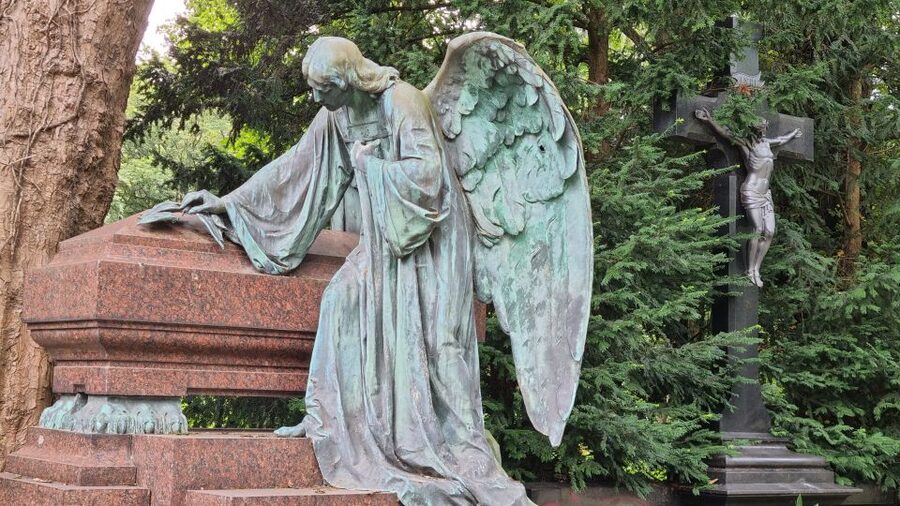 Cologne: Melaten Cemetery Celebrities and Curiosities - Classicist, Neo-Gothic, and Neo-Baroque memorials