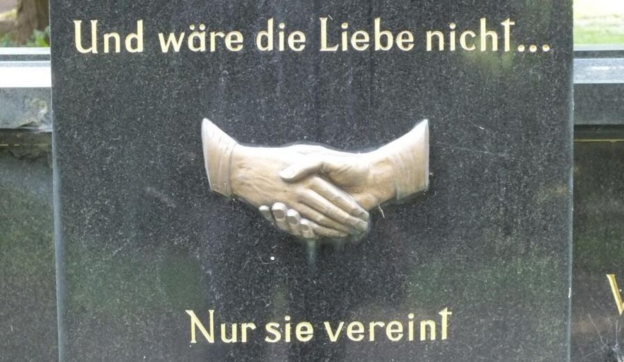 Cologne: Melaten Cemetery Life, Love and Death Tour - Who should book this Melaten walk?