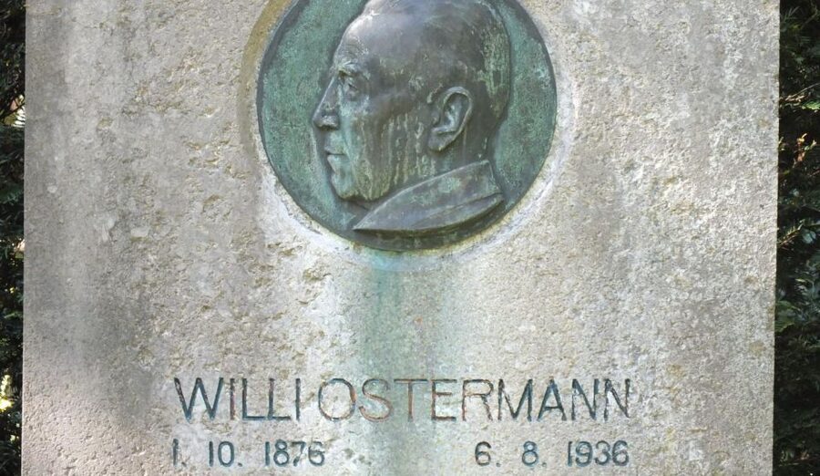 Cologne: Melaten Cemetery Life, Love and Death Tour - Is $16 a fair price?