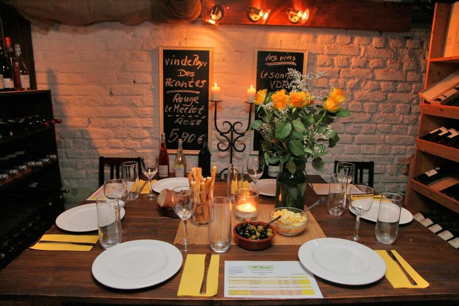 Cologne-Nippes: Cheese and wine with champagne and Grand Cru - Key points before you book