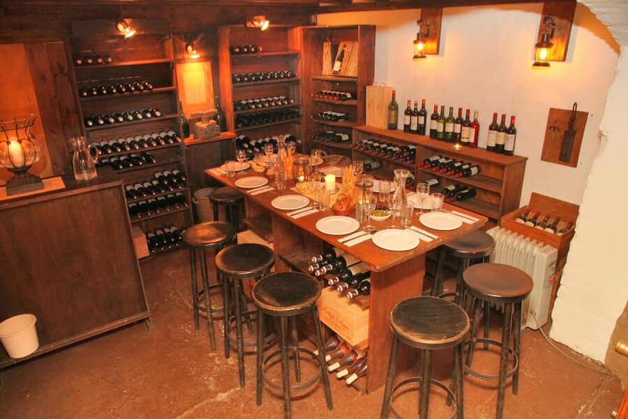 Cologne-Nippes: Gourmet wine tasting with cheese platter - Rosé with fennel salami or Jura cheese