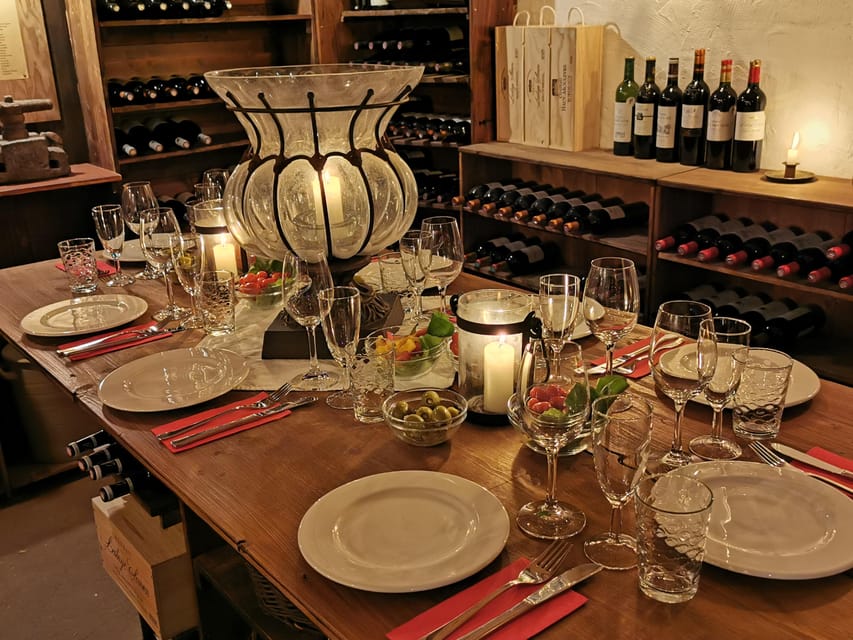 Cologne-Nippes: Gourmet wine tasting with cheese platter - The German-language guide and the teaching style