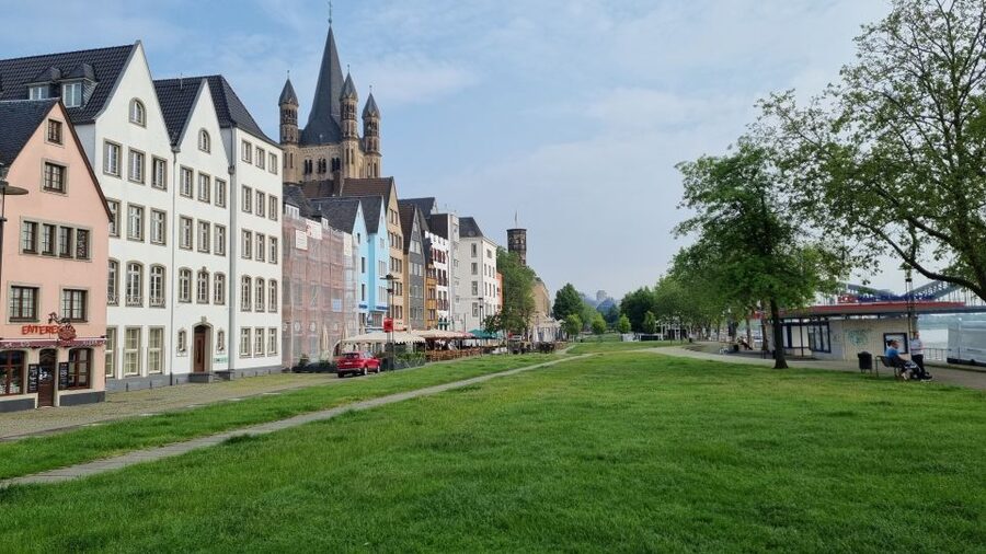 Cologne: Old City Guided Walking Tour - Cologne Beer Culture, One Sample at a Time