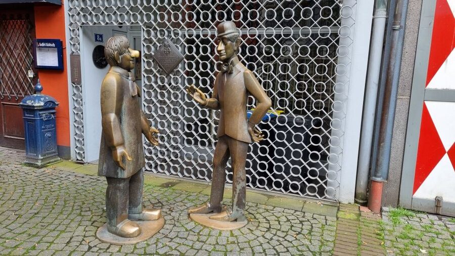 Cologne: Old City Guided Walking Tour - Cologne’s Old City Hall and the Birth of Cologne Perfume