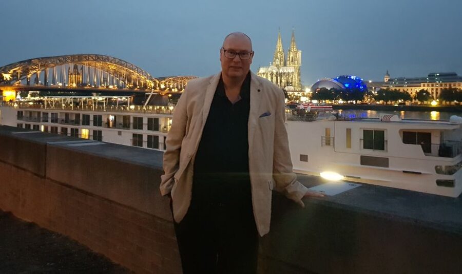 Cologne: Old City Guided Walking Tour - Starting Beneath Cologne Cathedral