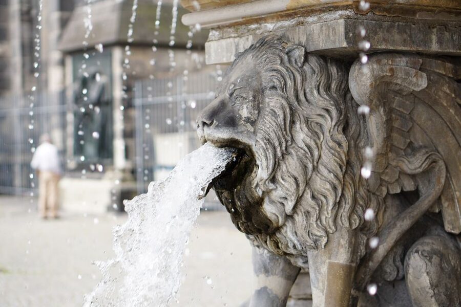 Cologne: Old Town Highlights Walking Tour - Cologne Old Town Walking Tour: Key Points