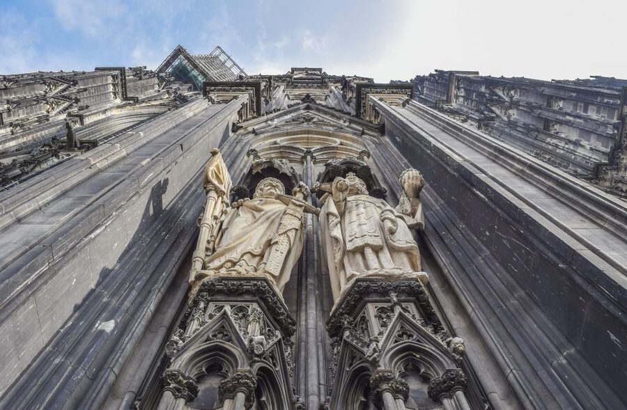 Cologne: Old Town Highlights Walking Tour - The Guide Makes or Breaks the Walk