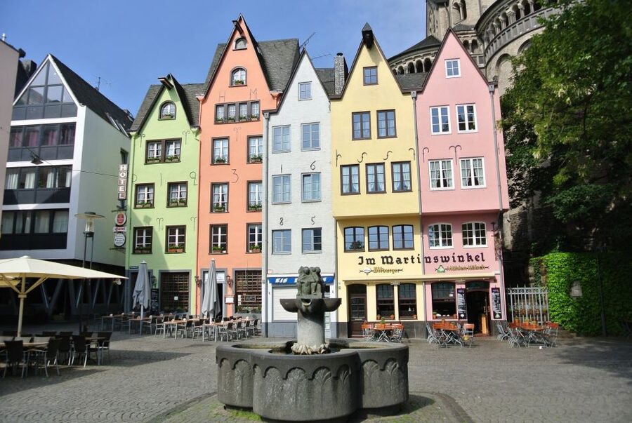Cologne: Old Town Historical Walking Tour with GEO Epoche - Glockengasse connects stories to city streets