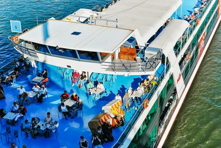 Cologne: Panoramic City Cruise - Old Town churches and the riverfront