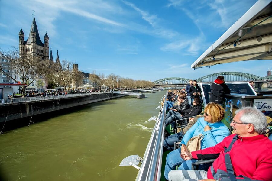 Cologne: Panoramic City Cruise - Timing your cruise for better light