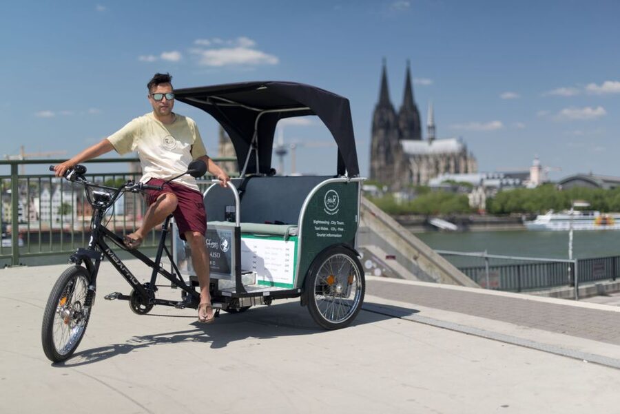 Cologne: Private Rickshaw Tour - Farina perfume and the origin of Eau de Cologne