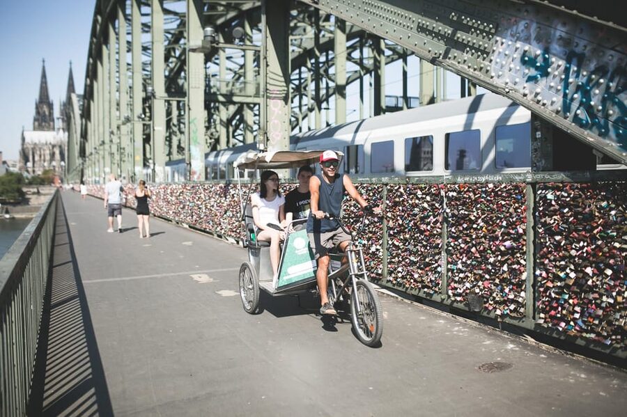 Cologne: Private Rickshaw Tour - Choosing the upper-city finish