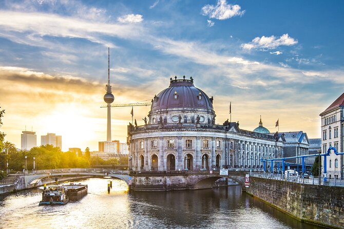 Deluxe Berlin: Hassle-Free Shore Tour from Warnemunde Cruise Port - Charlottenburg Palace and the former British Sector