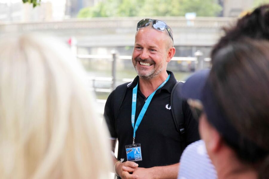Discover Berlin Express Tour: 2hr Highlights - A fast introduction to Berlin’s difficult past