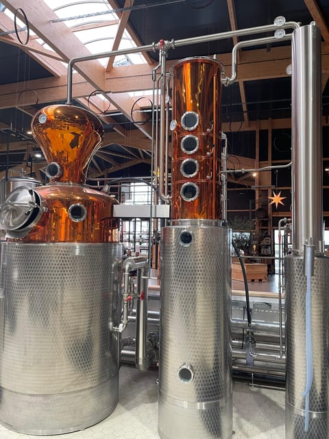 Distillery tour with guide! - Entering the adventure distillery with a group of 20