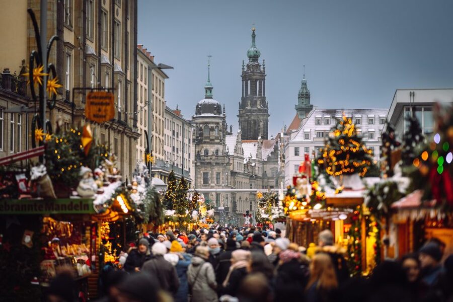 Dresden: Advent Tour with Stollen Tasting and Mulled Wine - From the Procession of Princes to the Royal Palace