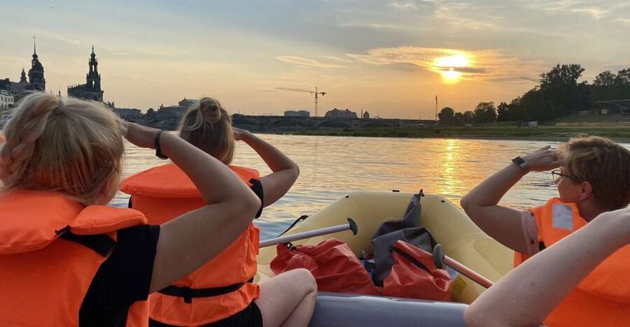 Dresden: Bootstour mit dem Schlauchboot Loschwitz - Radebeul - Key Points to Know Before You Book