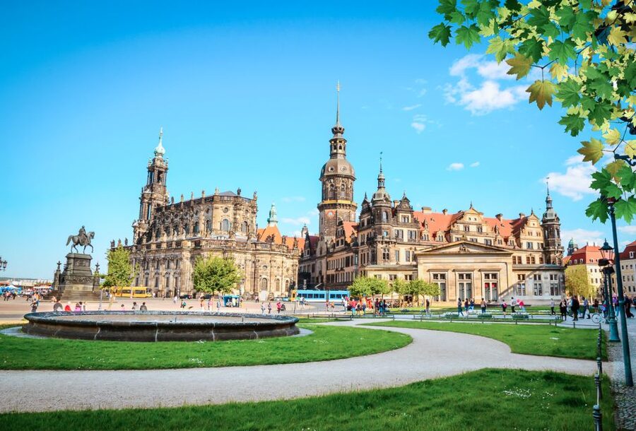 Dresden Castle Skip-the-Line Entry & 2-Day Hop-On Hop-Off - Using the 22-stop bus route well