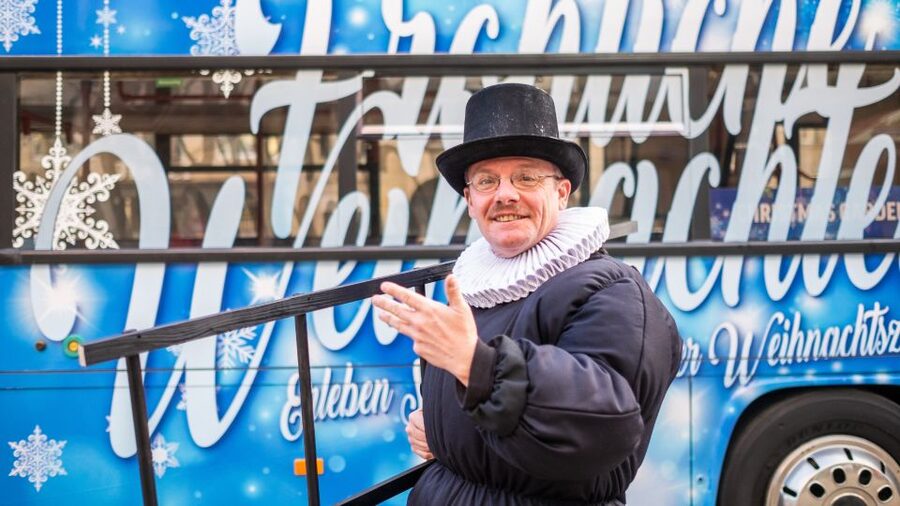 Dresden: Christmas Sightseeing Tour with a 'Pflaumentoffel' - One hour above Dresden on a heated double-decker